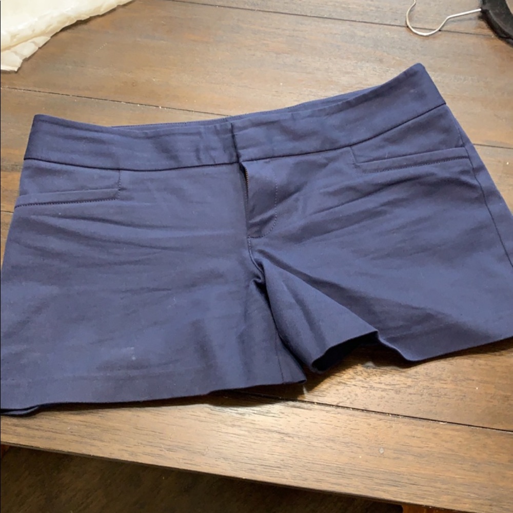 NAVY LILLY PULITZER SHORTS VGUC